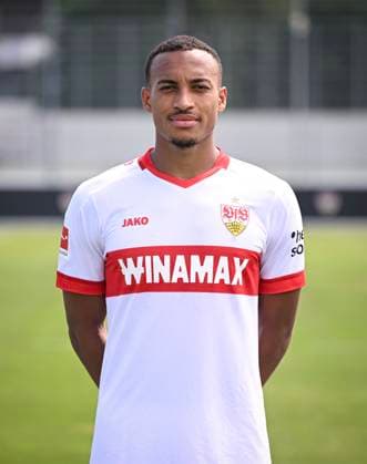 FUSSBALL 1. BUNDESLIGA 13.08.2024 Portraettermin 2024 2025 beim VfB Stuttgart auf dem Trainingsgelaende: Jamie Leweling; VfB Stuttgart