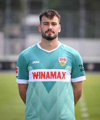 FUSSBALL 1. BUNDESLIGA 13.08.2024 Portraettermin 2024 2025 beim VfB Stuttgart auf dem Trainingsgelaende: Torwart Stefan Drljaca; VfB Stuttgart