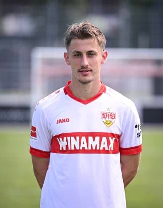 FUSSBALL 1. BUNDESLIGA 13.08.2024 Portraettermin 2024 2025 beim VfB Stuttgart auf dem Trainingsgelaende: Anthony Rouault; VfB Stuttgart