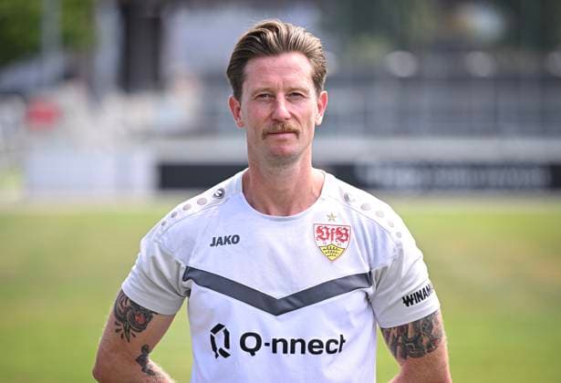 FUSSBALL 1. BUNDESLIGA 13.08.2024 Portraettermin 2024 2025 beim VfB Stuttgart auf dem Trainingsgelaende: Athletiktrainer Dr. Andre Filipovic, VfB Stuttgart