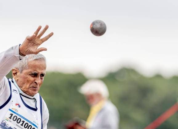 Sport Themen der Woche KW33 Sport Bilder des Tages GOTHENBURG 20240815 India s Sriramulu Vallabhajosyula, 100 years old, during the shot put competition at the 2024 World Masters Athletics Championships (WMAC). WMAC runs from 13-25 August and 8,200 participants from 110 nations are expected to compete. GÖTEBORG SWEDEN x9200x *** GOTHENBURG 20240815 Indias Sriramulu Vallabhajosyula, 100 years old, during the shot put competition at the 2024 World Masters Athletics Championships WMAC WMAC runs from August 13 25 and 8,200 participants from 110 nations are expected to compete GÖTEBORG SWEDEN x9200x  Copyright: xAdamxIhse TTx SWEDEN WORLD MASTERS ATHLETICS CHAMPIONSHIPS