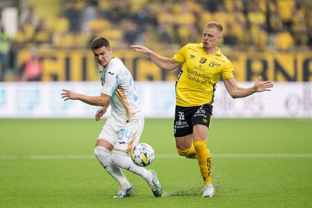 240815 Mladen Devetak of Rijeka and Per Frick of Elfsborg during the UEFA Europa League qualification match between Elfsborg and Rijeka on August 15, 2024 in Boras. Photo: Jörgen Jarnberger BILDBYRAN COP 112 JJ0389 fotboll football soccer fotball uefa europa league elfsborg hnk rijeka bbeng Copyright: JÖRGENxJARNBERGER BB240815JJ011