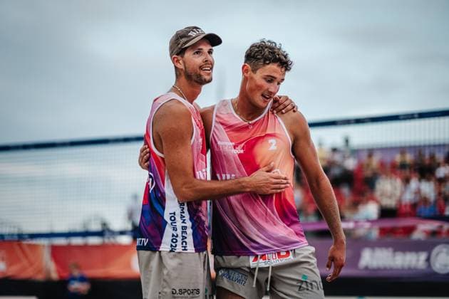 Beachvolleyball Männer Allianz German Beach Tour 2024 Tourstop Kühlungsborn 2 15.08.2024 v.l. Niklas Held und Hennes Nissen Kühlungsborn Strand an der Seebrücke Mecklenburg-Vorpommern Deutschland