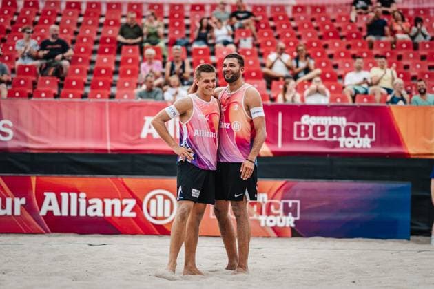 Beachvolleyball Männer Allianz German Beach Tour 2024 Tourstop Kühlungsborn 2 15.08.2024 v.l. Luis Kubo und Nico Wegner Kühlungsborn Strand an der Seebrücke Mecklenburg-Vorpommern Deutschland
