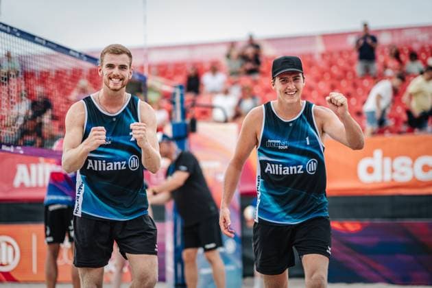 Beachvolleyball Männer Allianz German Beach Tour 2024 Tourstop Kühlungsborn 2 15.08.2024 v.l. Luis Henrichs und Yannik Ahr jubeln Kühlungsborn Strand an der Seebrücke Mecklenburg-Vorpommern Deutschland