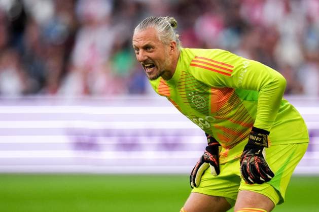 2024-08-15 AFC Ajax v Panathinaikos FC - UEFA Champions League Third Qualifying Round 2nd Leg AMSTERDAM, NETHERLANDS - AUGUST 15: Goalkeeper Remko Pasveer of AFC Ajax shouting during the UEFA Champions League Third Qualifying Round 2nd Leg match between AFC Ajax and Panathinaikos FC at Johan Cruijff ArenA on August 15, 2024 in Amsterdam, Netherlands. (Photo by Patrick Goosen BSR Agency) Amsterdam Netherlands Content not available for redistribution in The Netherlands directly or indirectly through any third parties. Copyright: xBSRxAgencyx