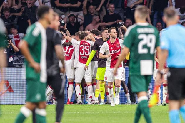 Sport Themen der Woche KW33 Sport Bilder des Tages 2024-08-15 AFC Ajax v Panathinaikos FC - UEFA Champions League Third Qualifying Round 2nd Leg AMSTERDAM, NETHERLANDS - AUGUST 15: players of AFC Ajax celebrate the win during the UEFA Champions League Third Qualifying Round 2nd Leg match between AFC Ajax and Panathinaikos FC at Johan Cruijff ArenA on August 15, 2024 in Amsterdam, Netherlands. (Photo by Peter Lous BSR Agency) Amsterdam Netherlands Content not available for redistribution in The Netherlands directly or indirectly through any third parties. Copyright: xBSRxAgencyx