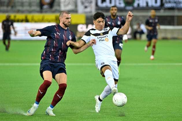 Nihad Mujakic, FKP, re. Ignacio Aliseda, FCL, FC Lugano - FK Partizan Belgrad, Qualifikation Europa League, Fussball, 15.08.2024