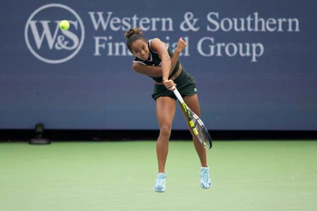 August 15, 2024, Mason, Oh, USA: 2024 Cincinnati Open Tennis, 2024 08 15 - Leyla Fernandez serves a ball against opponent Elena Rybakina. ZUMAPress Mason USA - ZUMAn24_ 20240815_zaf_n24_046 Copyright: xWallyxNellx