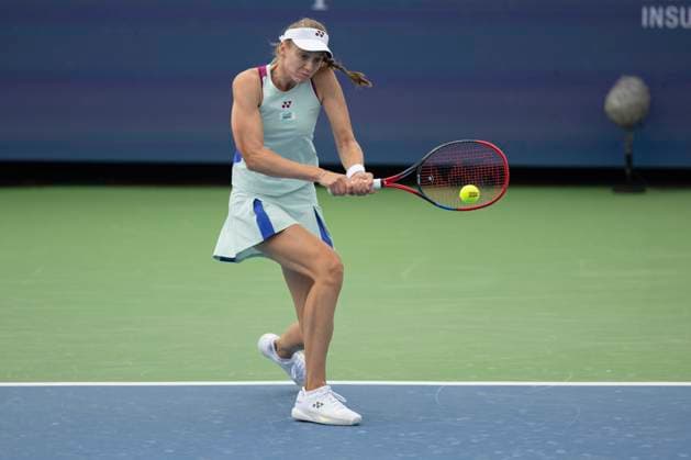 August 15, 2024, Mason, Oh, USA: 2024 Cincinnati Open Tennis, 2024 08 15 - Elena Rybakina hits a ball against opponent Leyla Fernandez. ZUMAPress Mason USA - ZUMAn24_ 20240815_zaf_n24_066 Copyright: xWallyxNellx