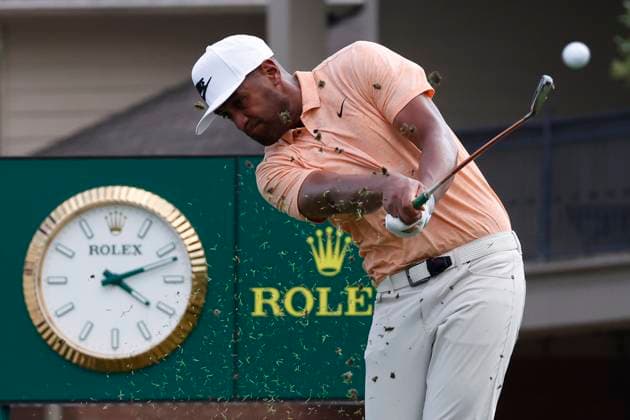 MEMPHIS, TN - AUGUST 15: Tony Finau hits a shot on the No. 18 tee during the first round of the FedEx St. Jude Championship, August 15, 2024 at TPC Southwind in Memphis, Tennessee. (Photo by Matthew Maxey Icon Sportswire) GOLF: AUG 15 PGA, Golf Herren FedExCup Playoffs - FedEx St. Jude Championship EDITORIAL USE ONLY Icon24081553