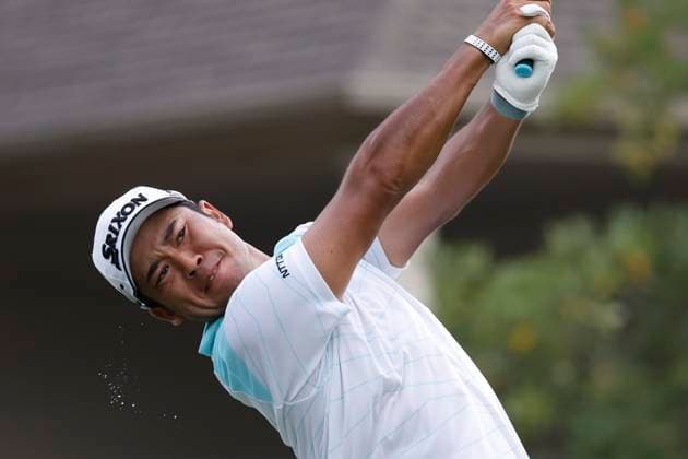 MEMPHIS, TN - AUGUST 15: Hideki Matsuyama hits his tee shot on No. 18 as sweat flies off his hat during the first round of the FedEx St. Jude Championship, August 15, 2024 at TPC Southwind in Memphis, Tennessee. (Photo by Matthew Maxey Icon Sportswire) GOLF: AUG 15 PGA, Golf Herren FedExCup Playoffs - FedEx St. Jude Championship EDITORIAL USE ONLY Icon24081563