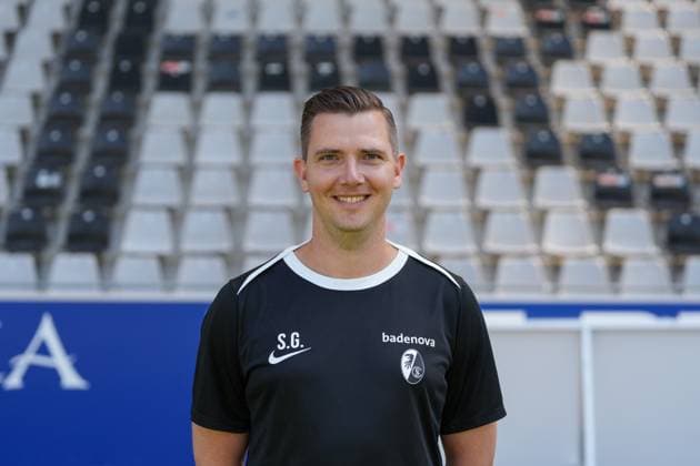 Sebastian Grunert (SC Freiburg, Co-Trainer) Media Day in der Saison 2024 2025 bei den SC Freiburg Frauen Copyright: xArnexAmbergx