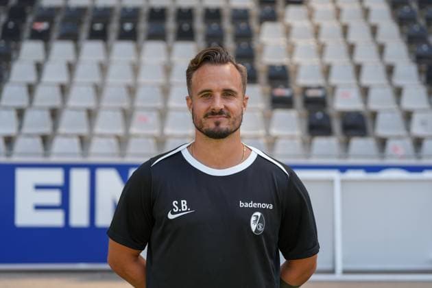 Sandrino Braun-Schumacher (SC Freiburg, Verbindungstrainer) Media Day in der Saison 2024 2025 bei den SC Freiburg Frauen Copyright: xArnexAmbergx