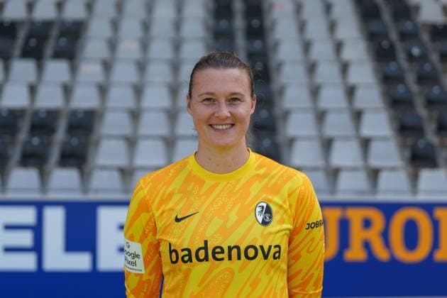 Lena Nuding (SC Freiburg, 01) Media Day in der Saison 2024 2025 bei den SC Freiburg Frauen Copyright: xArnexAmbergx