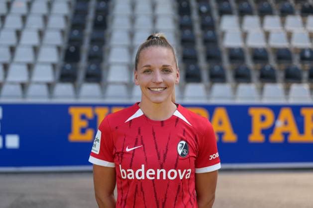 Lisa Karl (SC Freiburg, 02) Media Day in der Saison 2024 2025 bei den SC Freiburg Frauen Copyright: xArnexAmbergx