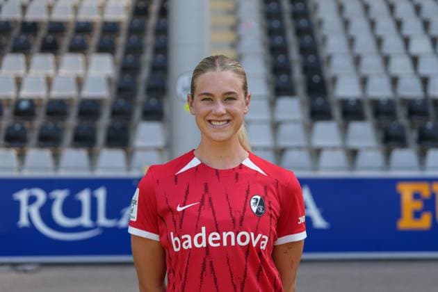 Annie Karich (SC Freiburg, 06) Media Day in der Saison 2024 2025 bei den SC Freiburg Frauen Copyright: xArnexAmbergx