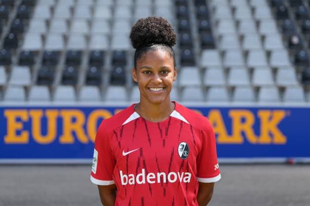 Shekiera Martinez (SC Freiburg, 09) Media Day in der Saison 2024 2025 bei den SC Freiburg Frauen Copyright: xArnexAmbergx