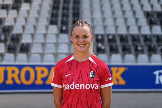 Greta Stegemann (SC Freiburg, 16) Media Day in der Saison 2024 2025 bei den SC Freiburg Frauen Copyright: xArnexAmbergx