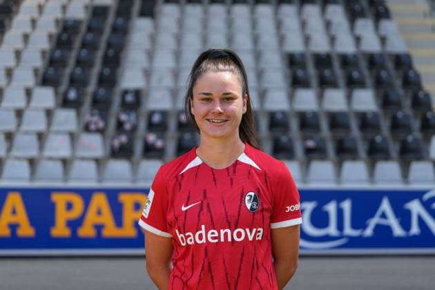 Svenja Foelmli (SC Freiburg, 17) Media Day in der Saison 2024 2025 bei den SC Freiburg Frauen Copyright: xArnexAmbergx