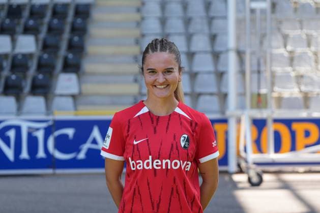 Noreen Guennewig (SC Freiburg, 22) Media Day in der Saison 2024 2025 bei den SC Freiburg Frauen Copyright: xArnexAmbergx