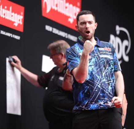 Sport Themen der Woche KW33 Sport Bilder des Tages 16th August 2024: Hamilton, New Zealand: Luke Humphries PDC World Series of Darts - New Zealand Darts Masters at Globox Arena, Hamilton on Friday August 16 2024  ActionPlus12681759 StephenxParker