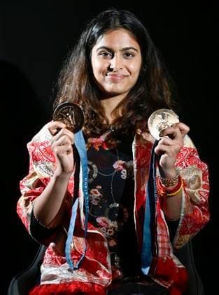 Sport Themen der Woche KW33 Sport Bilder des Tages NEW DELHI, INDIA - AUGUST 16: (EDITOR S NOTE: This is an exclusive image of Hindustan Times) Manu Bhaker, Olympic Medalist- Paris 2024, Team India-Pistol shooter. during an exclusive interview with Hindustan Times, at HT office, Lotus Tower, on August 16, 2024 in New Delhi, India. (Photo by Raj K Raj Hindustan Times ) HT Exclusive: India-Pistol Shooter Manu Bhaker Visits HT Office