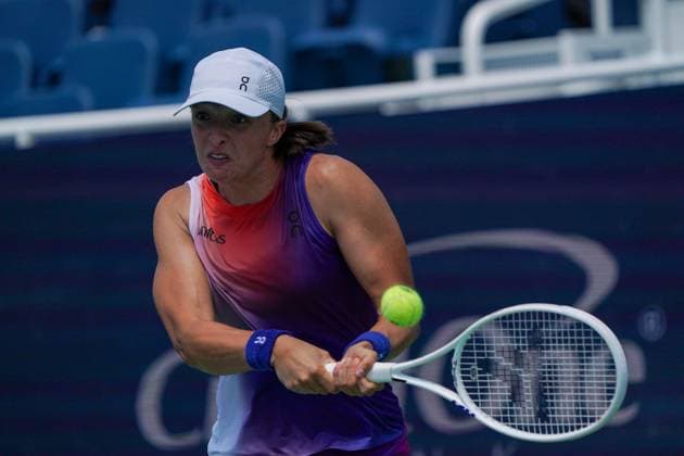 Cincinnati Open: Second And Third Round Matches Iga Swiatek is playing during her third-round match at the Cincinnati Open tennis tournament in Mason, Ohio, on August 16, 2024. Mason Ohio United States  Copyright: xJasonxWhitmanx originalFilename:whitman-cincinna240816_npYU4.jpg