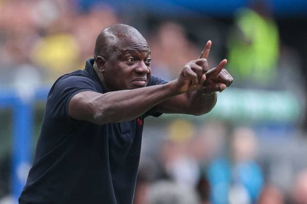 Sport Themen der Woche KW33 Sport Bilder des Tages 17.08.2024, Fussball, Saison 2024 2025, DFB-Pokal, 1. Runde, 1. FC Phönix Lübeck - Borussia Dortmund, Trainer Christiano Adigo (1. FC Phönix Lübeck) gibt Anweisungen, Hamburg Volksparkstadion Hamburg Deutschland xRHR-FOTO DEx *** 17 08 2024, Football, Season 2024 2025, DFB Cup, 1 round, 1 FC Phönix Lübeck Borussia Dortmund, Coach Christiano Adigo 1 FC Phönix Lübeck gives instructions, Hamburg Volksparkstadion Hamburg Germany xRHR PHOTO DEx Copyright: DennisxEwert RHR-FOTOx RHR-FOTO DE