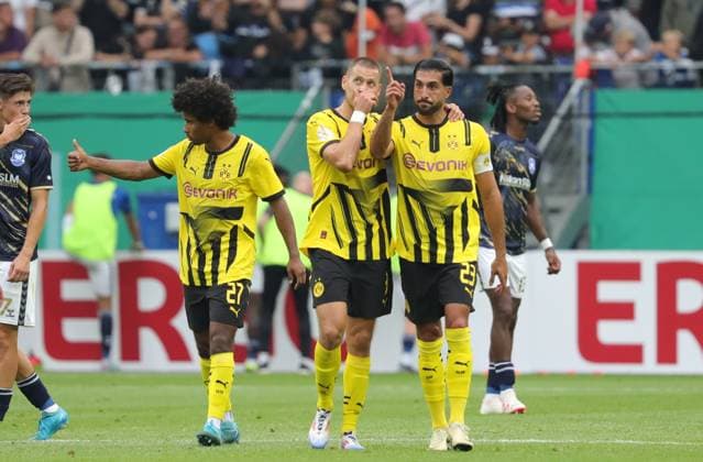 Sport Themen der Woche KW33 Sport Bilder des Tages GER, DFB-Pokal, 1. Runde, 1.FC Phoenix Luebeck vs Borussia Dortmund 17.08.2024, Volksparkstadion, Hamburg, GER, DFB-Pokal, 1. Runde, 1.FC Phoenix Luebeck vs Borussia Dortmund im Bild picture shows Torjubel Jubel. Torschütze Torschuetze Emre Can (Borussia Dortmund 23) jubelt ueber das Tor zum 0:2 *** GER, DFB Pokal, 1 Runde, 1 FC Phoenix Luebeck vs Borussia Dortmund 17 08 2024, Volksparkstadion, Hamburg, GER, DFB Pokal, 1 Runde, 1 FC Phoenix Luebeck vs Borussia Dortmund im Bild picture shows Torjubel Jubel Torschütze Torschütze Emre Can Borussia Dortmund 23 jubilates over the goal to 0 2 nordphotoxGmbHx xTauchnitz nph00059