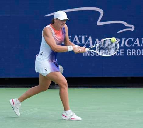 August 17, 2024: Iga Swiatek (POL) defeated Mirra Andreeva 4-6, 6-3, 7-5, at the Cincinnati Open being played at Lindner Family Tennis Center in Mason, Ohio. Ã‚ Tennisclix CSM Mason USA - ZUMAc04_ 20240817_zma_c04_065 Copyright: xLesliexBillmanx