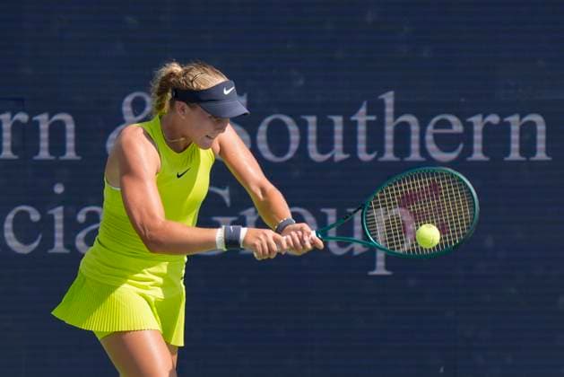 August 17, 2024: Mirra Andreeva loses to Iga Swiatek (POL) 4-6, 6-3, 7-5 at the Cincinnati Open being played at Lindner Family Tennis Center in Mason, Ohio, {USA} Ã‚ Tennisclix Cal Media Mason USA - ZUMAc04_ 20240817_zma_c04_066 Copyright: xLesliexBillmanx