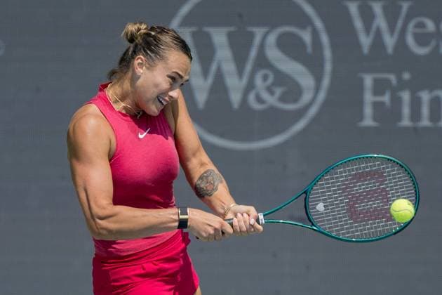 August 17, 2024, Mason, Ohio, U.S: Aryna Sabalenka (BLR) hits a two-handed backhand during SaturdayÃ¢â‚¬â ¢s quarterfinal round at the Cincinnati Open at the Lindner Family Tennis Center , Mason, Oh. Mason U.S - ZUMAs304 20240817_zaf_s304_121 Copyright: xScottxStuartx