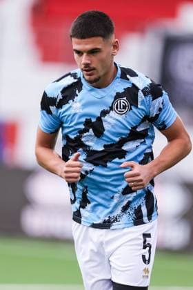 15.8.2024, Thun, Arena Thun, Uefa Europa League: FC Lugano - Partizan, 5 Albian Hajdari (FC Lugano) warming up Thun Arena Thun Bern Switzerland