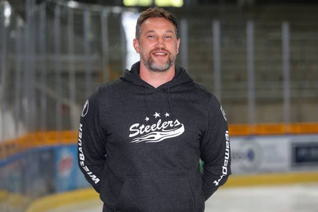 Eishockey, DEL2, SC Bietigheim Steelers Porträttermin 2024 2025 BAU 17.08.2023, Deutschland, Bietigheim, Eishockey, SC Steelers Bietigheim, Trainer Alexander Dück