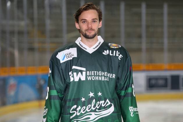 Eishockey, DEL2, SC Bietigheim Steelers Porträttermin 2024 2025 BAU 17.08.2023, Deutschland, Bietigheim, Eishockey, SC Steelers Bietigheim, Christopher Kiefersauer