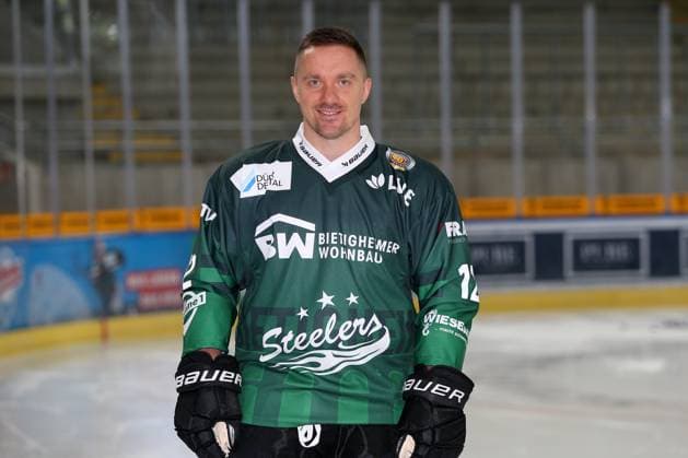 Eishockey, DEL2, SC Bietigheim Steelers Porträttermin 2024 2025 BAU 17.08.2023, Deutschland, Bietigheim, Eishockey, SC Steelers Bietigheim, Pawel Dronia