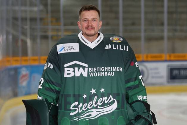 Eishockey, DEL2, SC Bietigheim Steelers Porträttermin 2024 2025 BAU 17.08.2023, Deutschland, Bietigheim, Eishockey, SC Steelers Bietigheim, David Zabolotny