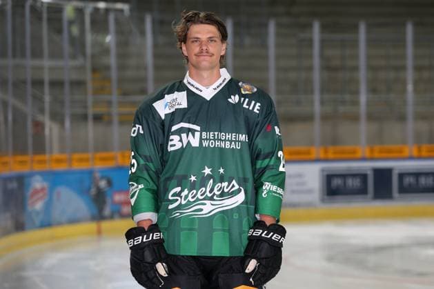 Eishockey, DEL2, SC Bietigheim Steelers Porträttermin 2024 2025 BAU 17.08.2023, Deutschland, Bietigheim, Eishockey, SC Steelers Bietigheim, Dennis Dietmann