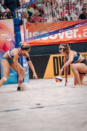 Beachvolleyball Frauen Allianz German Beach Tour 2024 Tourstop Kühlungsborn 2 18.08.2024 v.l. Kim van de Velde und Isabel Schneider Kühlungsborn Strand an der Seebrücke Mecklenburg-Vorpommern Deutschland