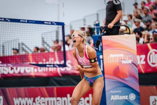 Beachvolleyball Frauen Allianz German Beach Tour 2024 Tourstop Kühlungsborn 2 18.08.2024 Paula Schürholz jubelt Kühlungsborn Strand an der Seebrücke Mecklenburg-Vorpommern Deutschland