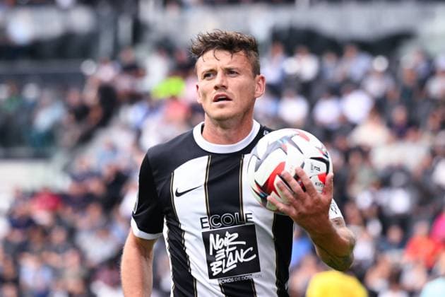 CAPELLE Pierrick ( 15 - Angers ) during the Ligue 1 match between Angers SCO and RC Lens at Stade Raymond Kopa on August 18, 2024 in Angers, France. ( Photo by federico pestellini panoramic ) - FOOTBALL : Angers vs Lens - Ligue 1 - 18 08 2024 FedericoPestellini Panoramic 
