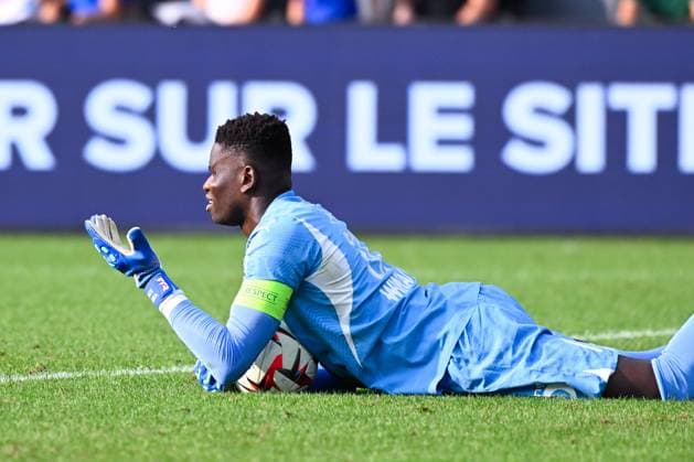 Brice Samba ( 30 - Lens ) reacts during the Ligue 1 match between Angers SCO and RC Lens at Stade Raymond Kopa on August 18, 2024 in Angers, France. ( Photo by federico pestellini panoramic ) - FOOTBALL : Angers vs Lens - Ligue 1 - 18 08 2024 FedericoPestellini Panoramic 
