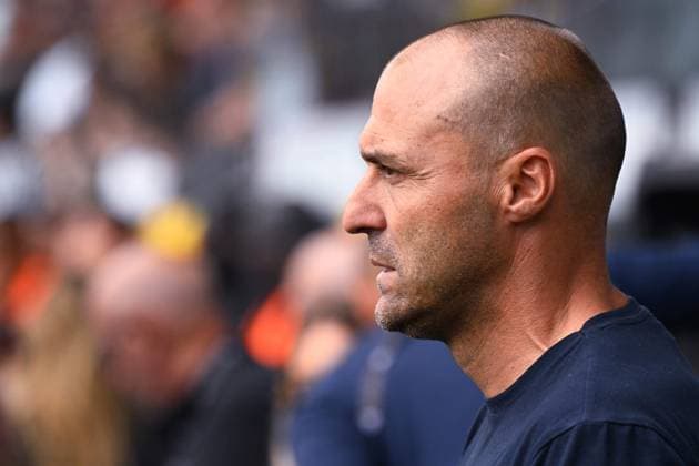 Alexandre DUJEUX ( coach Angers ) during the Ligue 1 match between Angers SCO and RC Lens at Stade Raymond Kopa on August 18, 2024 in Angers, France. ( Photo by federico pestellini panoramic ) - FOOTBALL : Angers vs Lens - Ligue 1 - 18 08 2024 FedericoPestellini Panoramic 