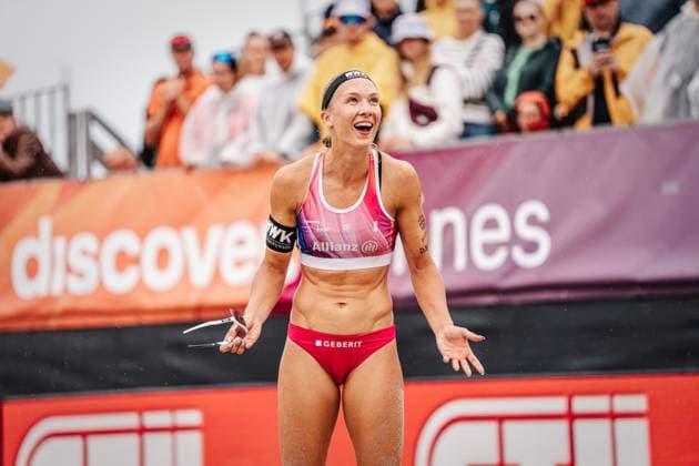 Beachvolleyball Frauen Allianz German Beach Tour 2024 Tourstop Kühlungsborn 2 18.08.2024 Sandra Ittlinger kann die Entscheidung der Schiedsrichter nicht nachvollziehen Kühlungsborn Strand an der Seebrücke Mecklenburg-Vorpommern Deutschland