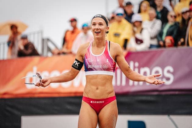 Beachvolleyball Frauen Allianz German Beach Tour 2024 Tourstop Kühlungsborn 2 18.08.2024 Sandra Ittlinger kann die Entscheidung der Schiedsrichter nicht nachvollziehen Kühlungsborn Strand an der Seebrücke Mecklenburg-Vorpommern Deutschland