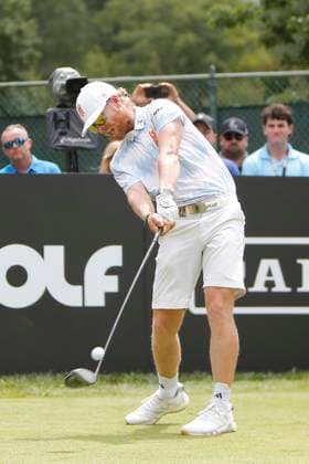 WHITE SULPHUR SPRINGS, WV - AUGUST 18: Iron Heads GC s Scott Vincent drives the ball from the 1st tee during the final round of the LIV Golf League Greenbrier at The Old White Course on August 18, 2024, in White Sulphur Springs, WV. (Photo by Lee Coleman Icon Sportswire) GOLF: AUG 18 LIV Golf League Greenbrier EDITORIAL USE ONLY Icon155240818020