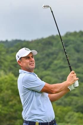 WHITE SULPHUR SPRINGS, WV - AUGUST 18: Cleeks GC s Richard Bland watches his shot from the third tee during the final round of LIV Golf Greenbrier tournament at The Greenbrier Resort on August 18, 2024, in White Sulphur Springs, WV.(Photo by Brian Bishop Icon Sportswire) GOLF: AUG 18 LIV Golf League Greenbrier EDITORIAL USE ONLY Icon240818021