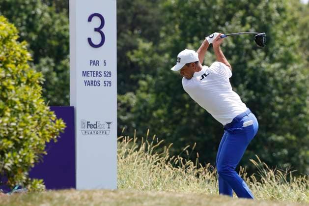 MEMPHIS, TN - AUGUST 18: Viktor Hovland hits his tee shot on No. 3 during the final round of the FedEx St. Jude Championship, August 18, 2024 at TPC Southwind in Memphis, Tennessee. (Photo by Matthew Maxey Icon Sportswire) GOLF: AUG 18 PGA, Golf Herren FedExCup Playoffs - FedEx St. Jude Championship EDITORIAL USE ONLY Icon240818005