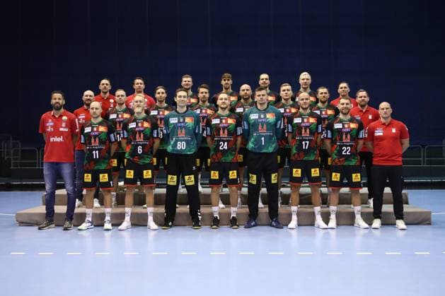 19.08.2024, xgox, Handball, Daikin HBL, Fototermin SC Magdeburg emspor v.l. Teamfoto Mannschaftsfoto SC Magdeburg, es fehlt Felix Claar (Magdeburg, 7) Magdeburg